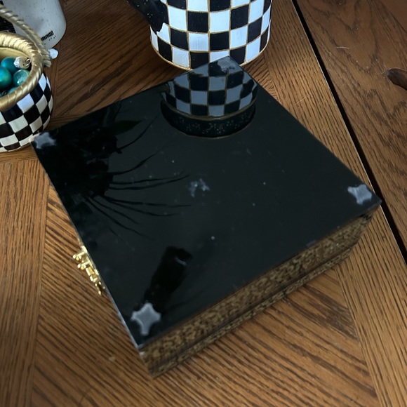 Vintage Black Lacquer Jewelry Box - Picture 10 of 12